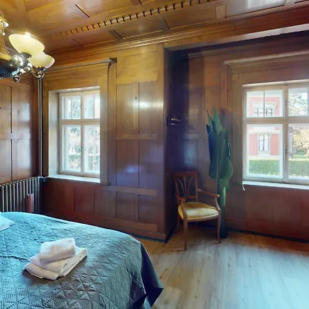 アパート Crown Living Schillerstrasse - Historisches Wohnen, Nostaltigsches Apartment, Ideal Fuer Feriengaeste Und Geschaeftsreisende, Parkplatz, Zentrumsnah, Self Check-in ドルンビルン