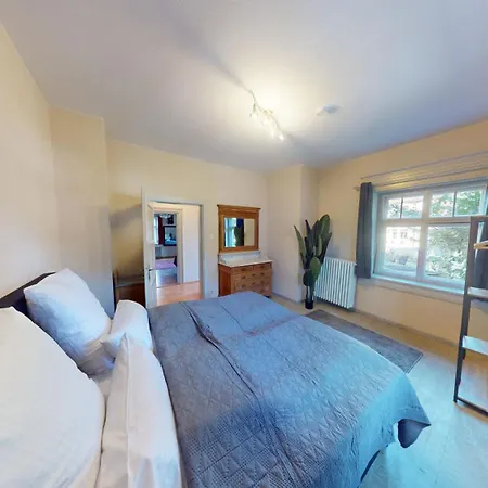 Crown Living Schillerstrasse - Historisches Wohnen, Nostaltigsches Apartment, Ideal Fuer Feriengaeste Und Geschaeftsreisende, Parkplatz, Zentrumsnah, Self Check-in דורנבירן